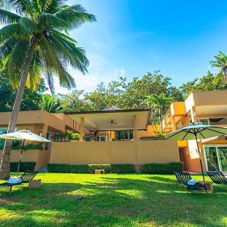 Coral Cove Beachfront Villa - チャン島 エクステリア 写真