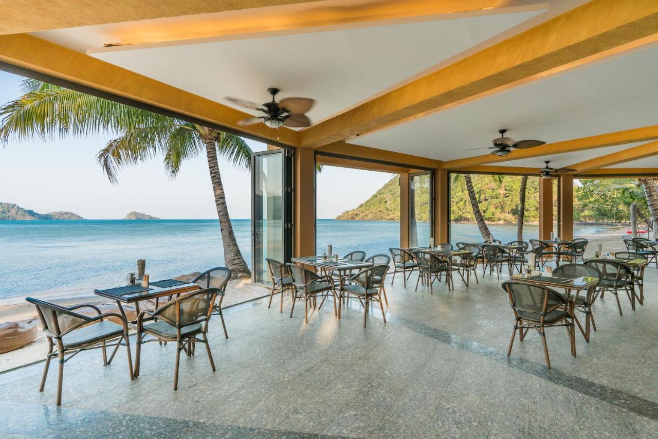 Coral Cove Beachfront Villa - チャン島 エクステリア 写真