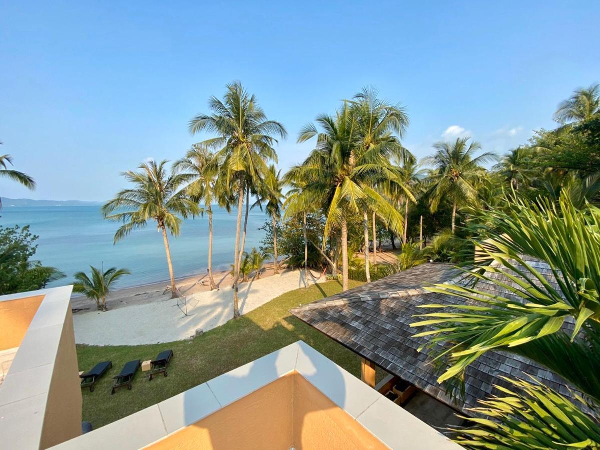 Coral Cove Beachfront Villa - チャン島 エクステリア 写真