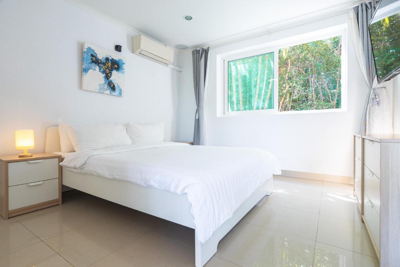 Coral Cove Beachfront Villa - チャン島 エクステリア 写真