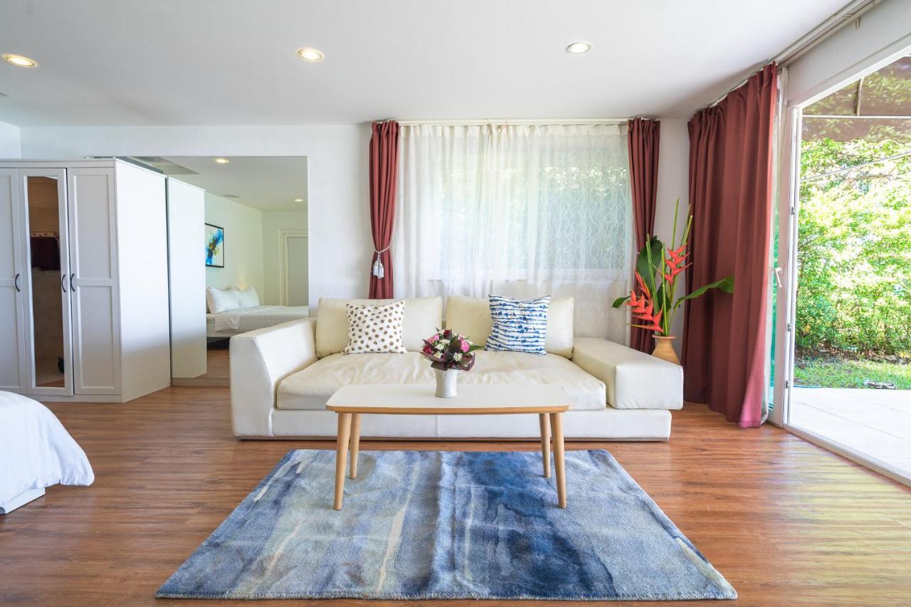 Coral Cove Beachfront Villa - チャン島 エクステリア 写真