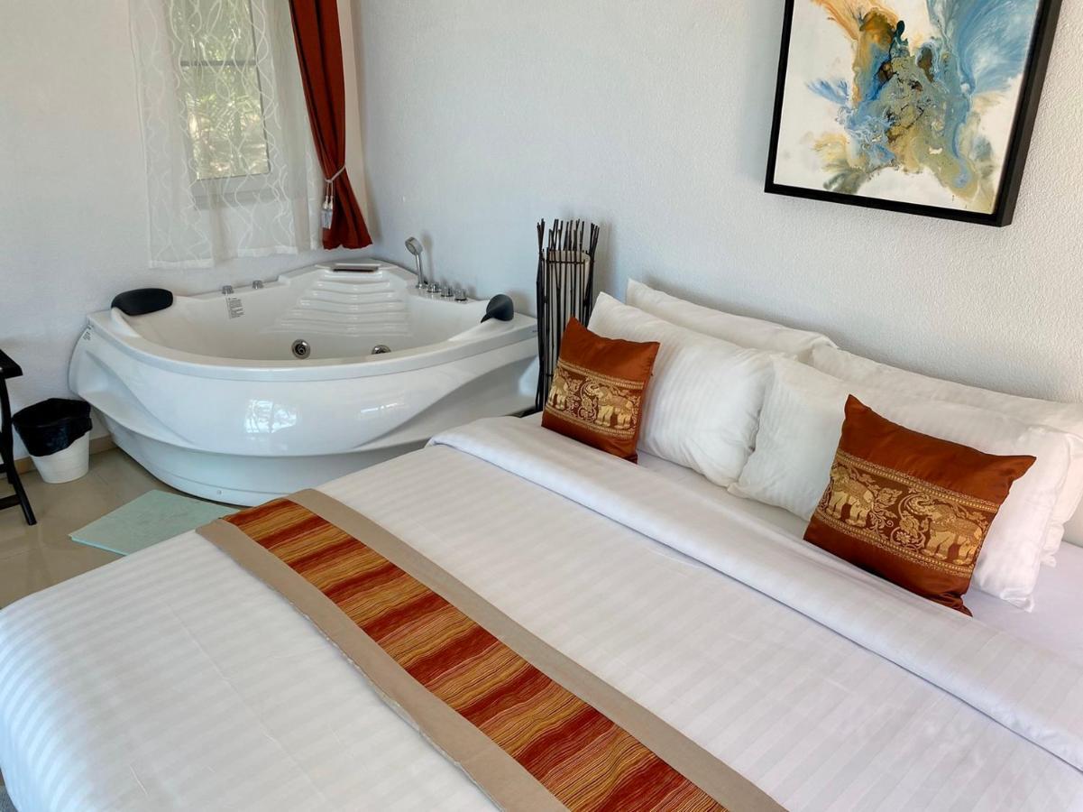 Coral Cove Beachfront Villa - チャン島 エクステリア 写真