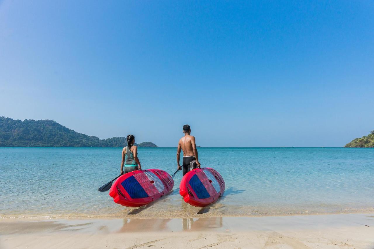 Coral Cove Beachfront Villa - チャン島 エクステリア 写真