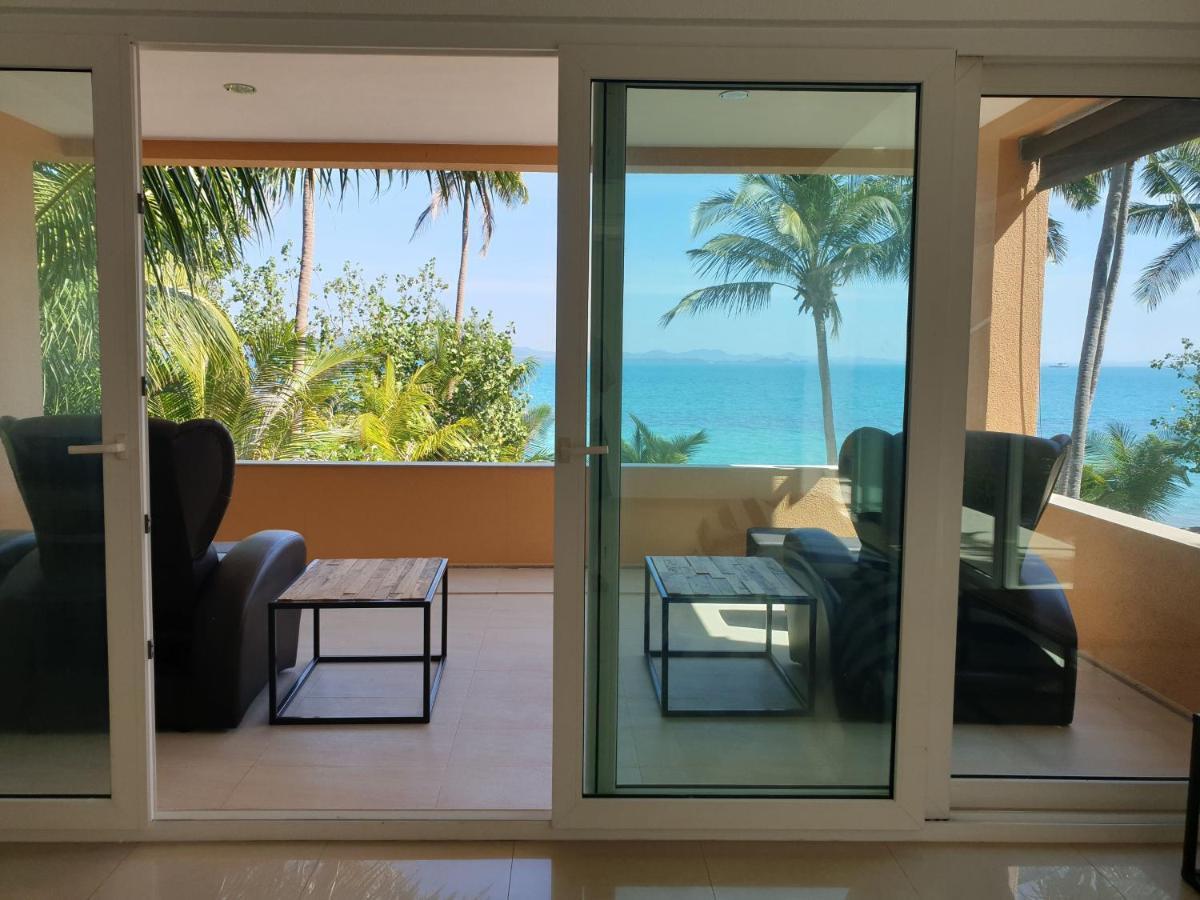 Coral Cove Beachfront Villa - チャン島 エクステリア 写真